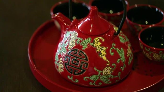 婚礼当天的中国茶道杯。