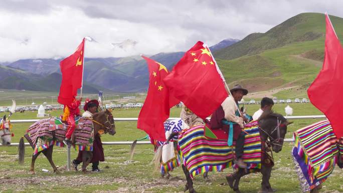 高原节日 西藏节日 藏族节日 骑马 牵马