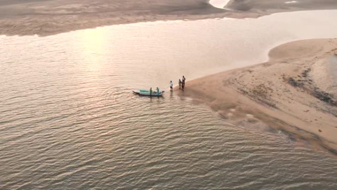 在泰米尔纳德邦沿海村庄对渔民和渔船进行空中无人机射击