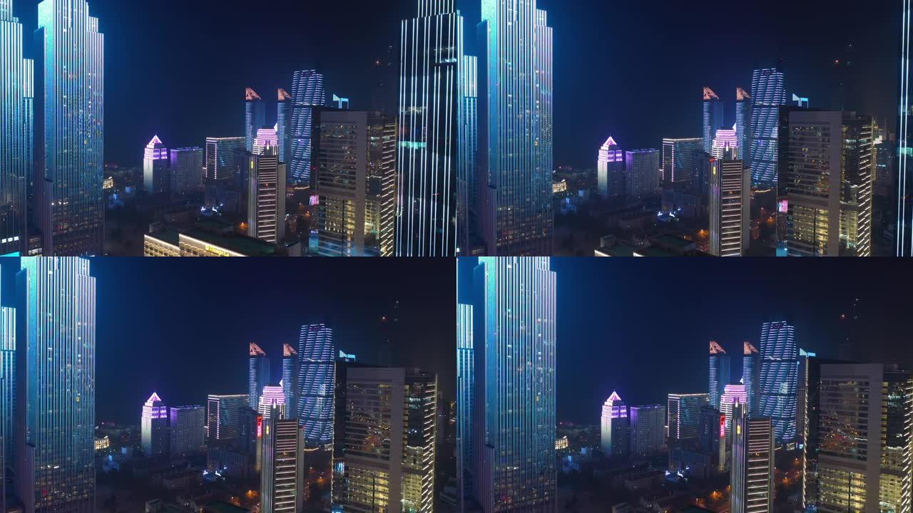 青岛市著名的市中心夜间照明表演空中全景4k中国