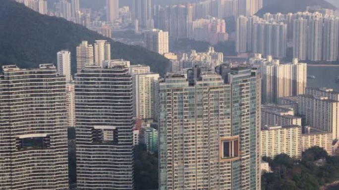 香港航空v49飞越电报湾，可欣赏数码角和田湾地区的高层公寓景观。
