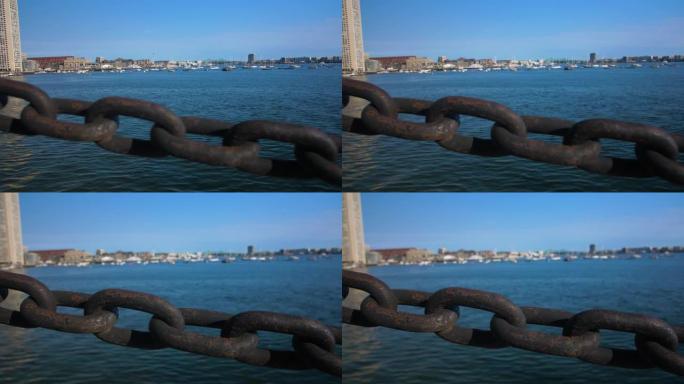 波士顿市港口天际线生锈的航海船链