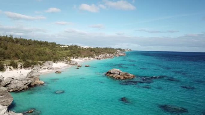 百慕大群岛巴茨海滩的无人机航拍画面
