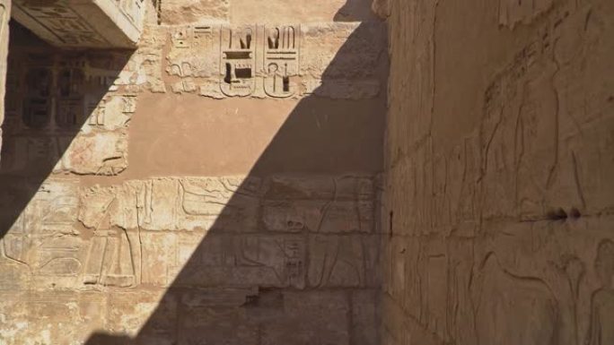 梅迪内·哈布神庙。埃及，卢克索。Medinet Habu的Ramesses III太平间庙宇是埃及卢