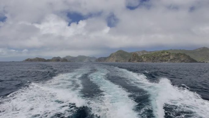 日本小笠原岛海景海景岸边蓝天白云