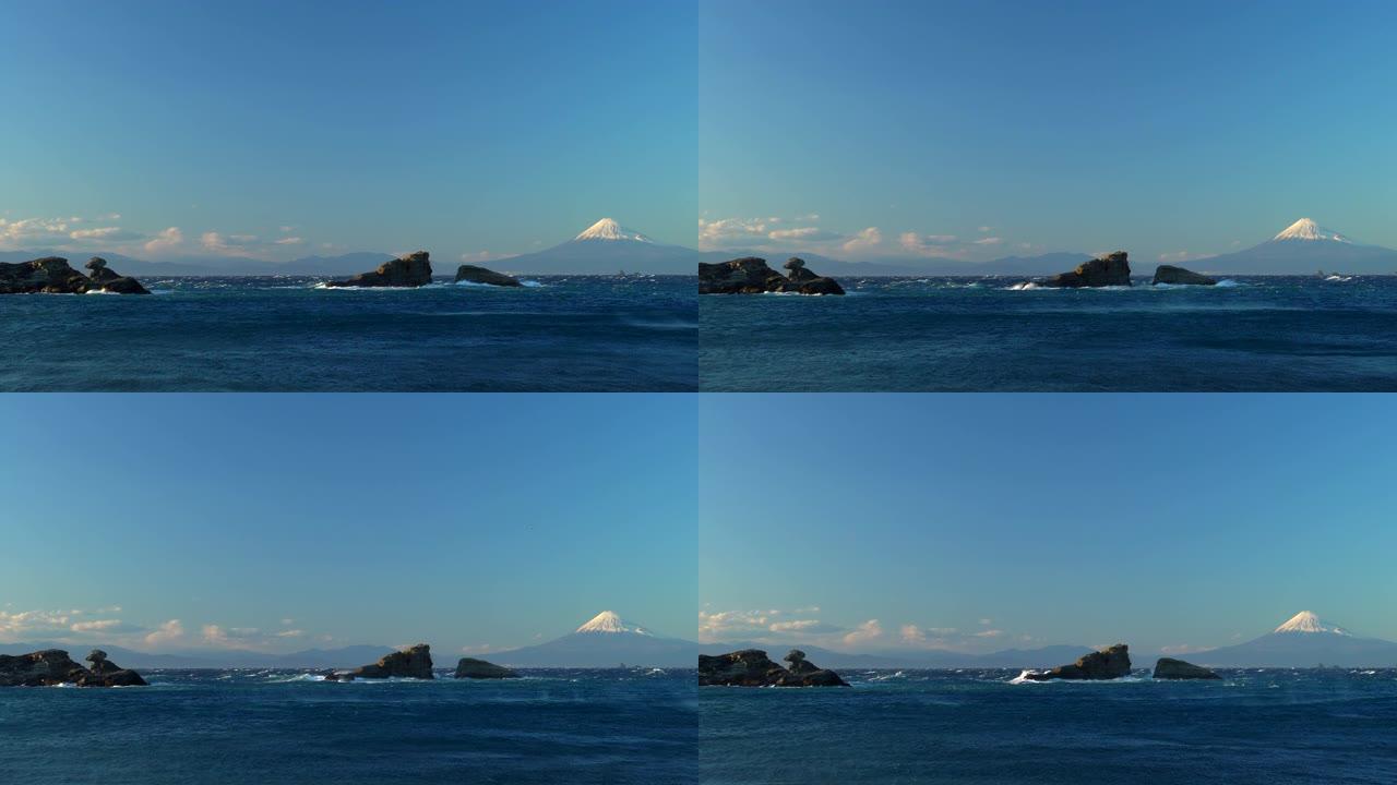 岩石上的波浪和风暴海景 | 静冈库美海岸