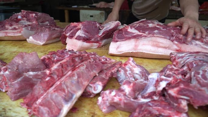 出售猪肉 猪肉档  市场猪肉 销售猪肉