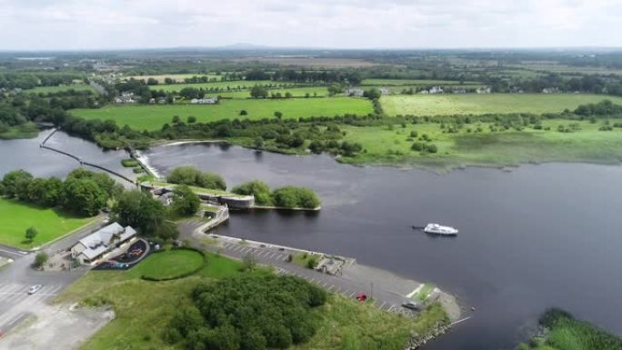 爱尔兰罗斯康芒塔蒙巴里香农河的鸟瞰图