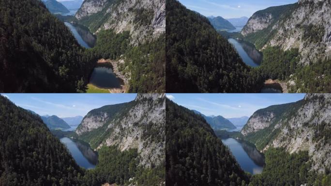 飞越奥地利施蒂利亚州萨尔茨卡默古特的托普利茨湖 (托普利茨湖) 、卡姆默湖和格伦德西山湖。