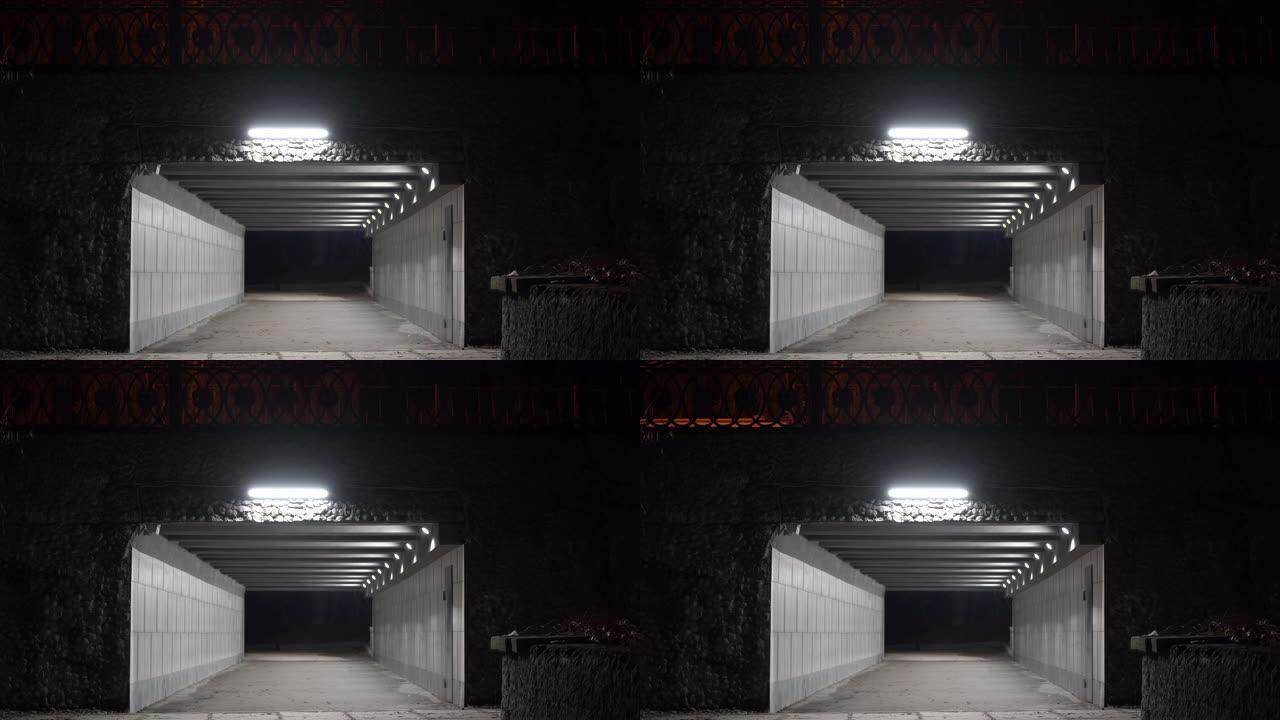 夜间桥下空行人下穿隧道通道。