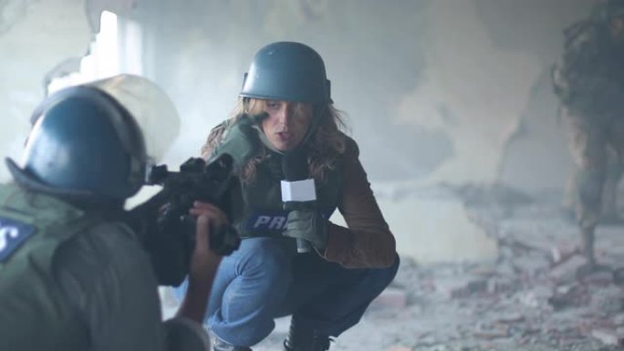 战争中的记者战地记者现场直播战争现场
