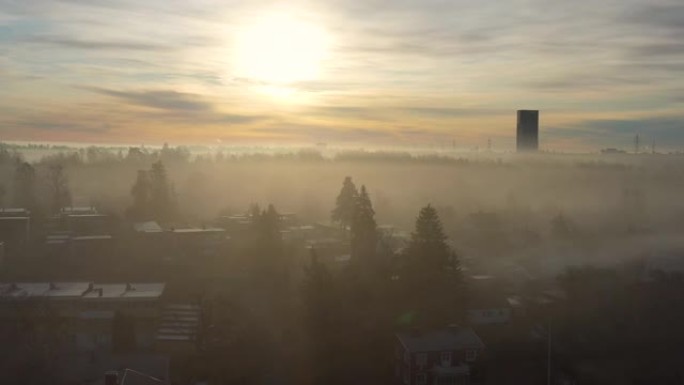 索伦图纳有雾的秋天，从无人机上看到，日出