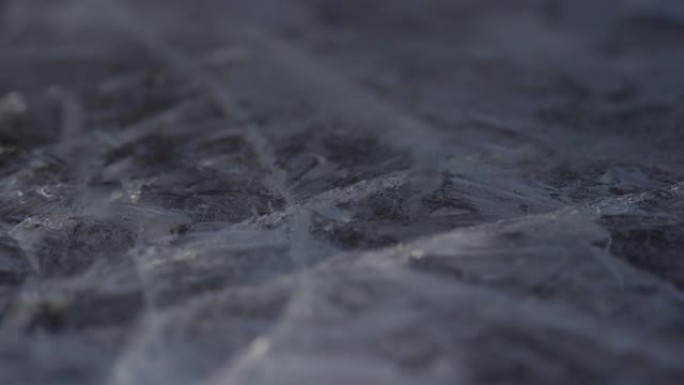 冰破裂的特写