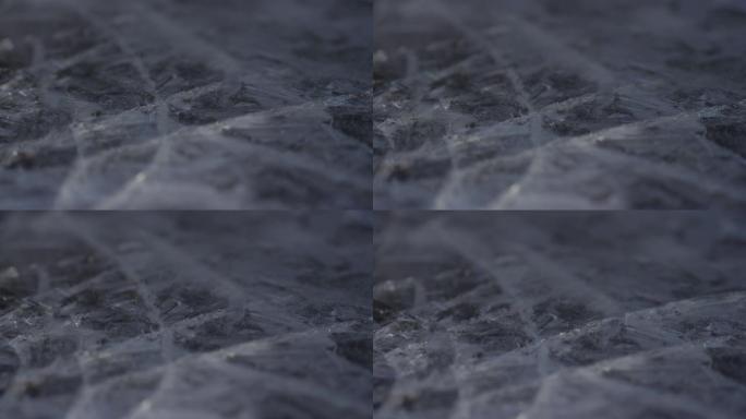 冰破裂的特写