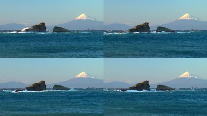 岩石上的波浪和风暴海景 | 静冈库美海岸