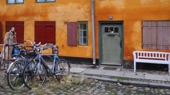 丹麦哥本哈根Nyboder的黄色排屋