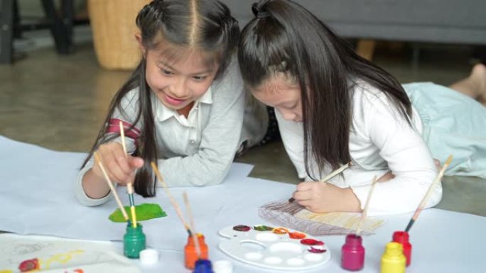 幼儿园亚洲儿童和朋友在美术课学校绘画组