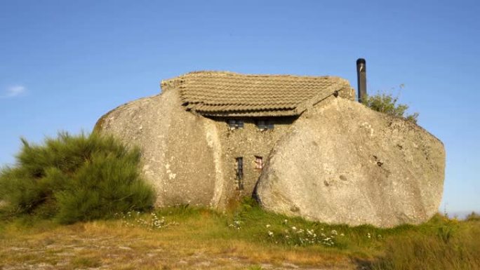 葡萄牙Fafe的Casa do Penedo Boulder House