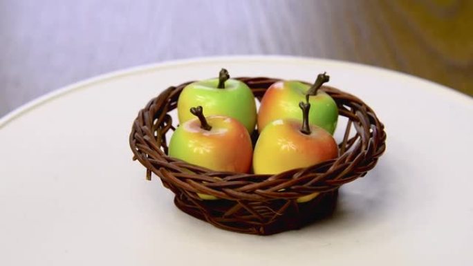篮子里的人造苹果苹果蔬菜补充维生素