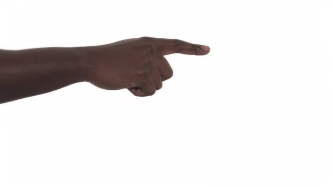 嘿，你的手势。一名非裔美国人用食指指向左侧的特写镜头