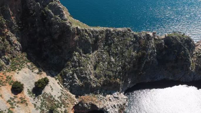 地中海和中世纪山崖山区山地