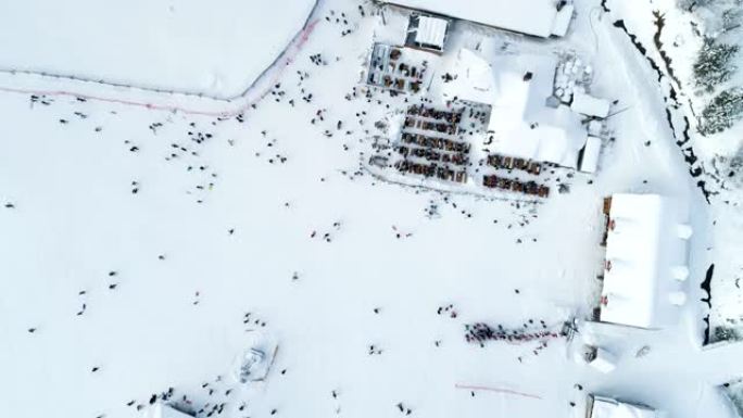 滑雪胜地的鸟瞰图俯拍俯视大雪下雪