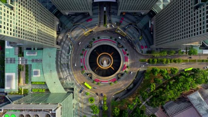 在新加坡，财富之泉是世界上最大的喷泉。它位于新加坡最大的购物中心之一
