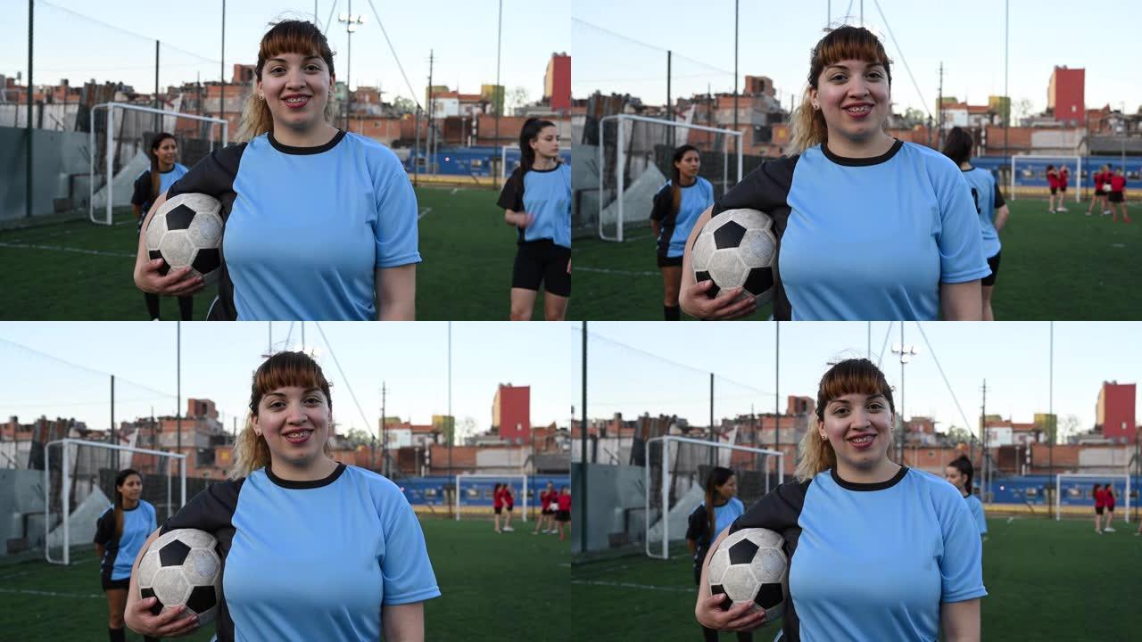 穿着蓝色球衣的29岁女足球运动员的肖像