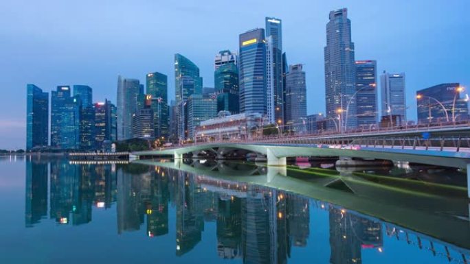具有现代建筑背景的滨海湾，新加坡，昼夜延时视频