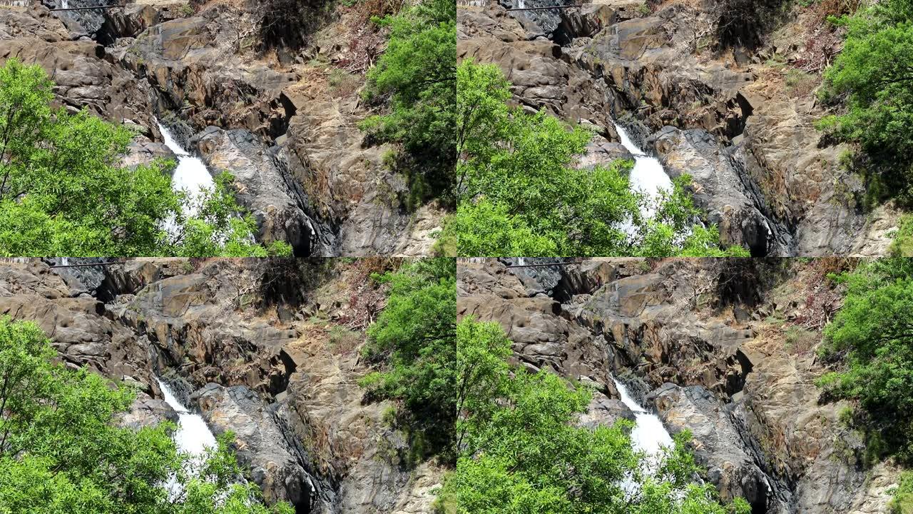 杜德萨加尔瀑布，果阿
