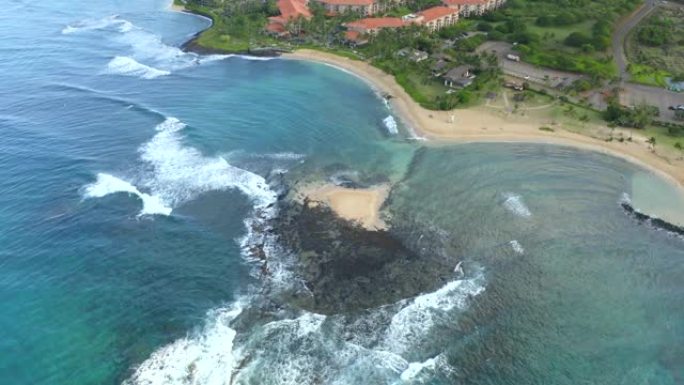 夏威夷波普海滩海岸线的空中无人机视图