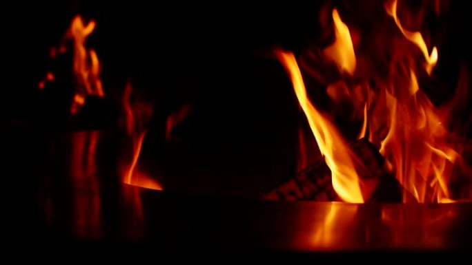 火坑里烧木头的火炉特写，4k