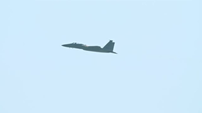 嘉手纳AB冲绳日本2020年2月21日军用飞机起飞和在跑道上战斗机、加油机、空中加油机、A10、F1