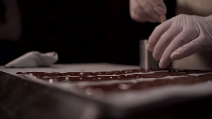 烤盘上的装饰制作过程烤箱视频素材