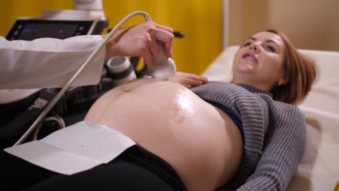 年轻孕妇在临床上的超声扫描