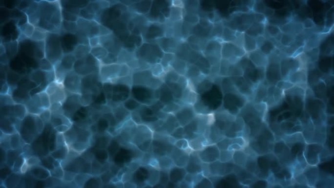 在水池中透明的蓝色水面上产生涟漪。带光线反射的背景动画。特写