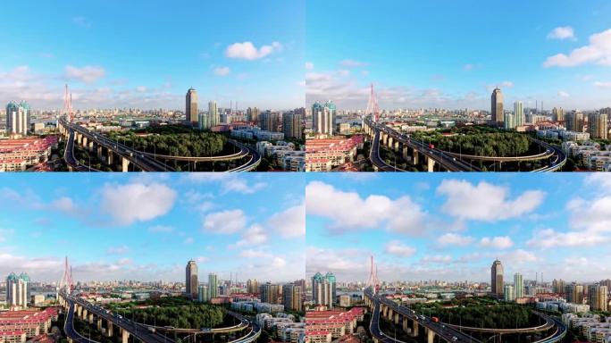 晴天上海杨浦大桥和城市景观全景，延时视频，4k镜头，云和汽车快速移动，美丽的风景。