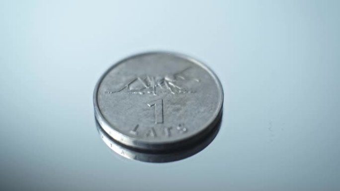 1 lats 2003-拉脱维亚共和国的蚂蚁特写硬币