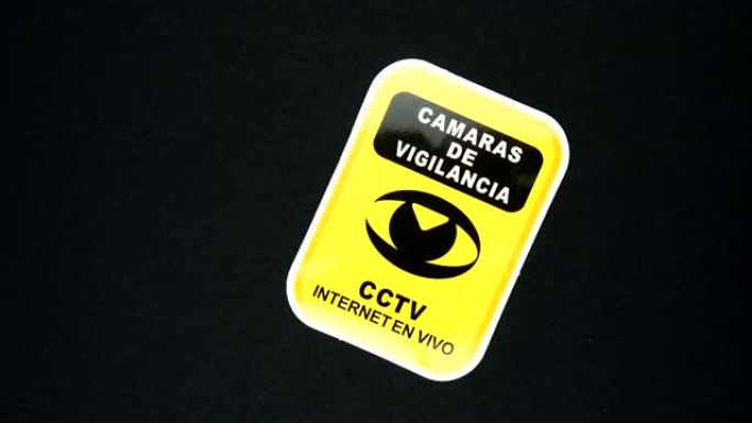监视摄像机在西班牙语上的警告标志