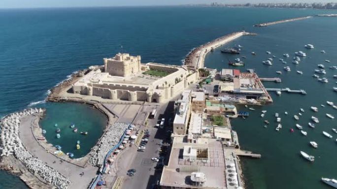 空中无人机在埃及亚历山大市海-Qaitbay城堡上拍摄