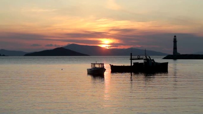 博德鲁姆海滨小镇和壮观的日落。土耳其穆格拉