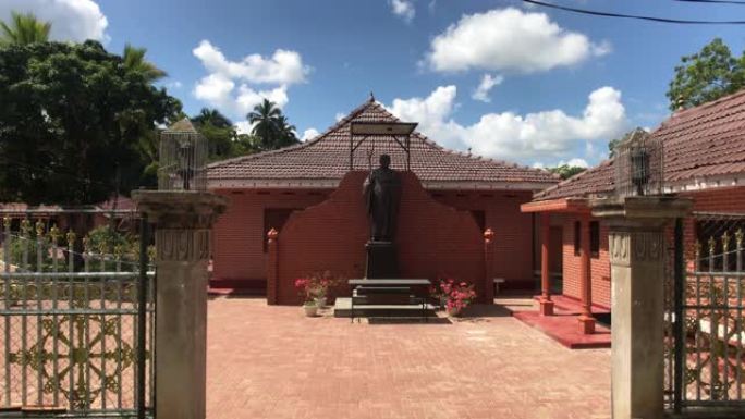 斯里兰卡阿努拉德普勒，僧侣村入口