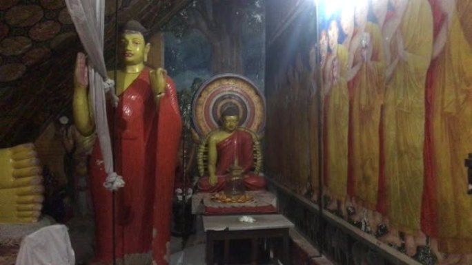 斯里兰卡锡吉里亚，2019年11月25日，岩石寺庙中的佛陀第1部分