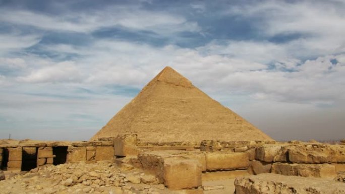 埃及吉萨切弗伦的古代金字塔。时间圈