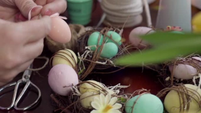 复活节用鸡蛋装饰花环