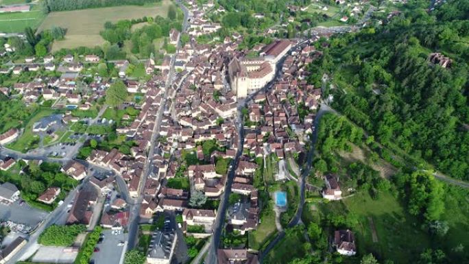 从空中俯瞰法国Périgord的圣塞村