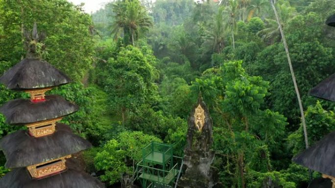 乌布的Pura Gunung Lebah神庙从上方