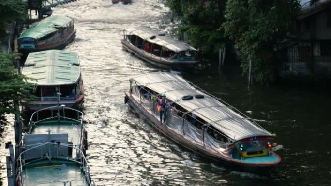 通过曼谷的运河通勤