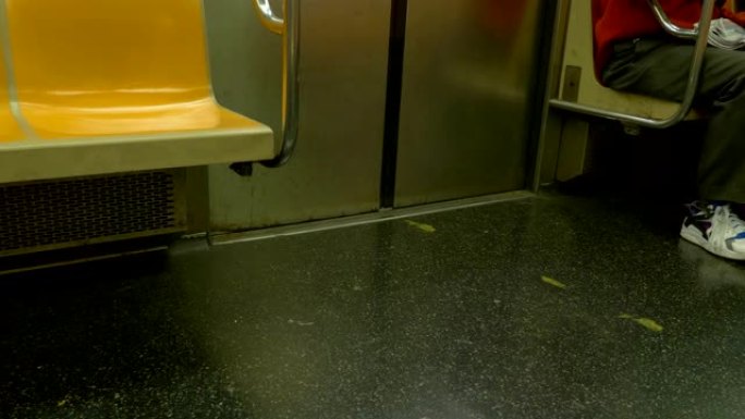 纽约地铁列车内4k慢动作60fps