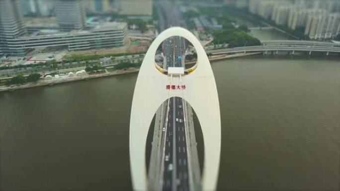 晚间广州市珠江交通猎德桥空中俯视倾斜-换挡4k中国